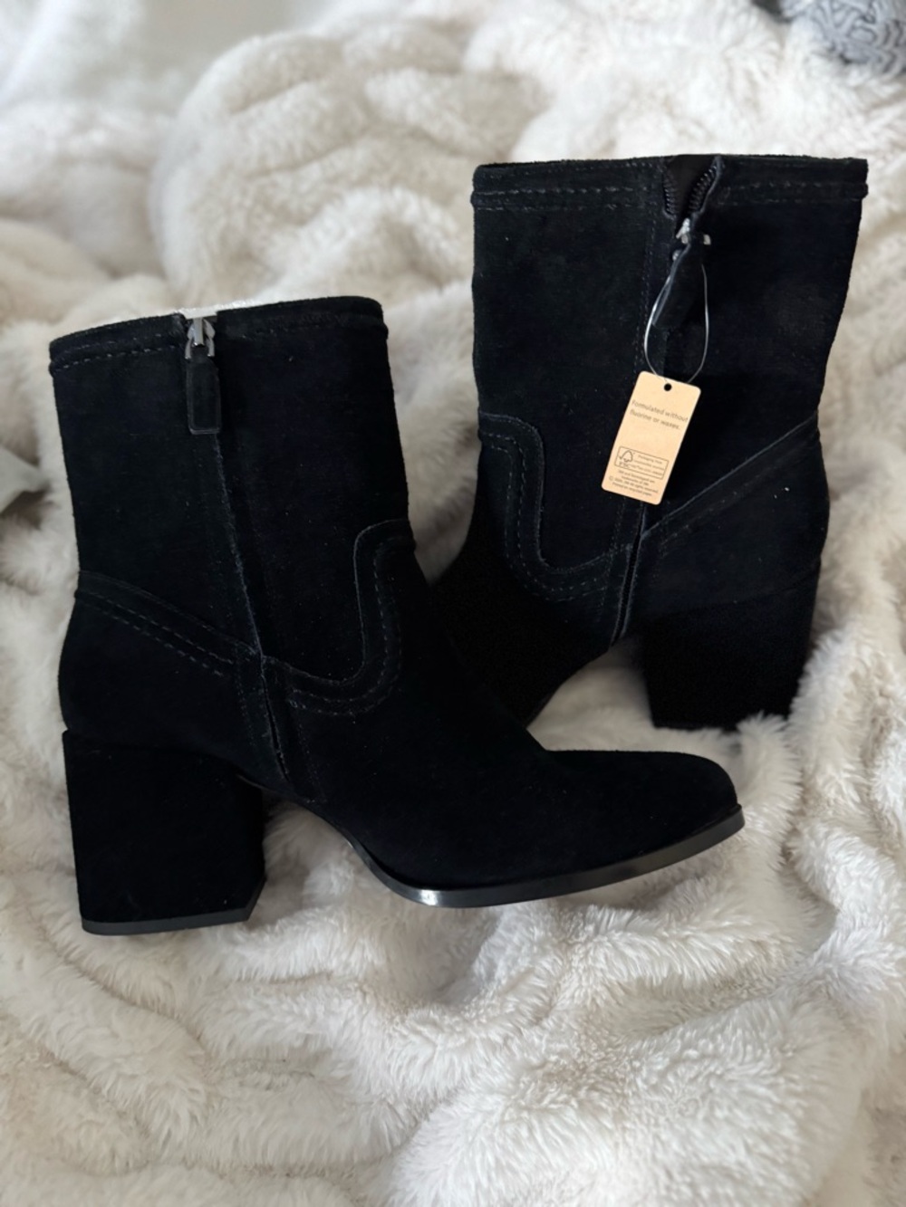 NWT Vince Camuto Pailey Black Suede Booties